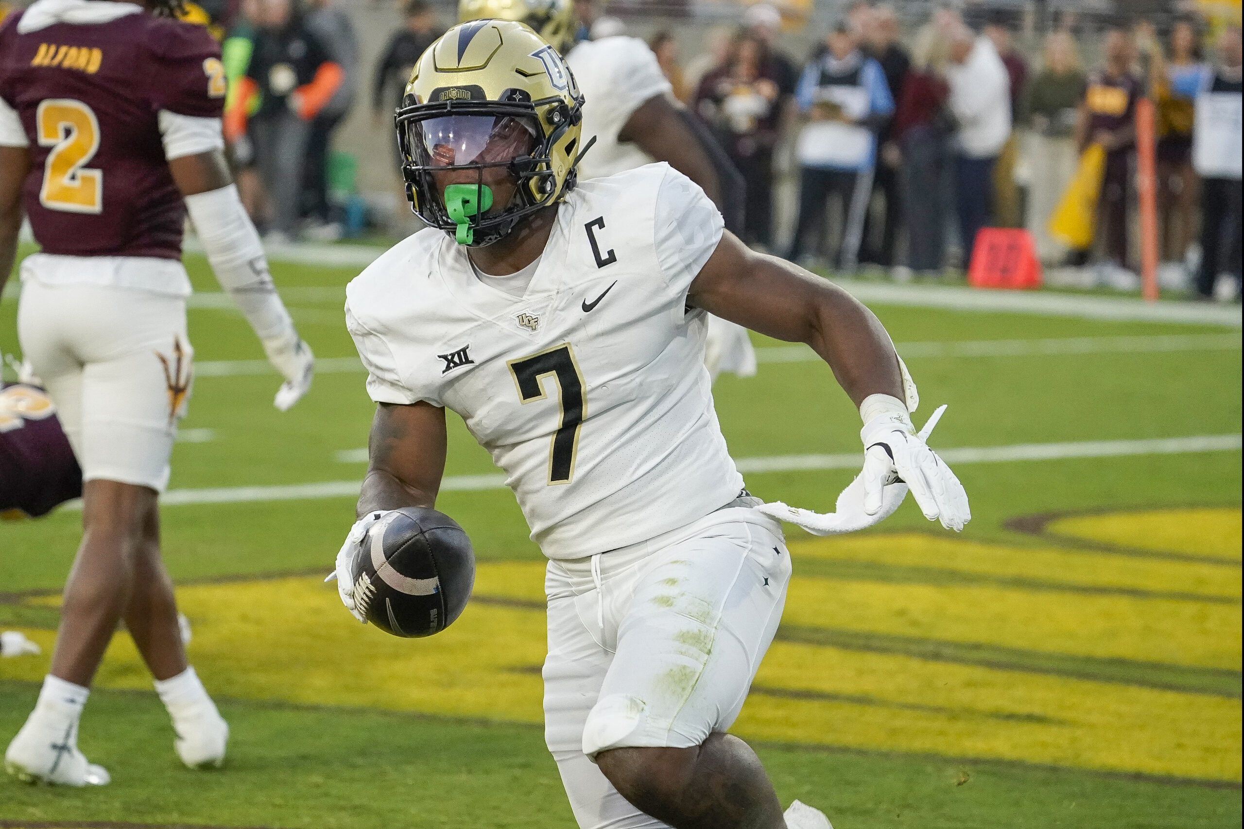 RB R.J. Harvey leads UCF offense